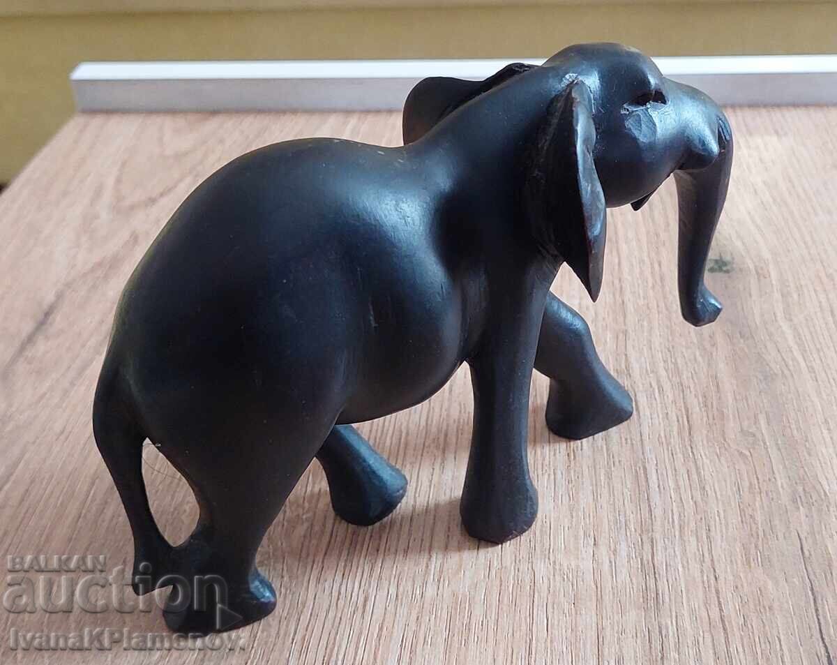 Licitație Sculptură în lemn masiv pentru cunoscători