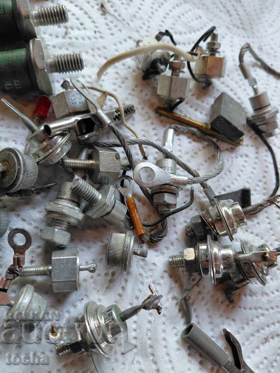 скрап , стари и нови електронни компоненти - 6