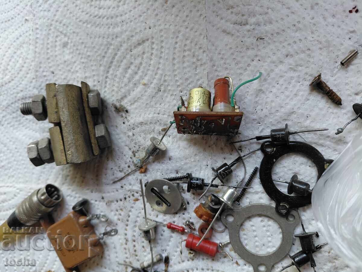 лот две , стари и нови транзистори и др. - 6