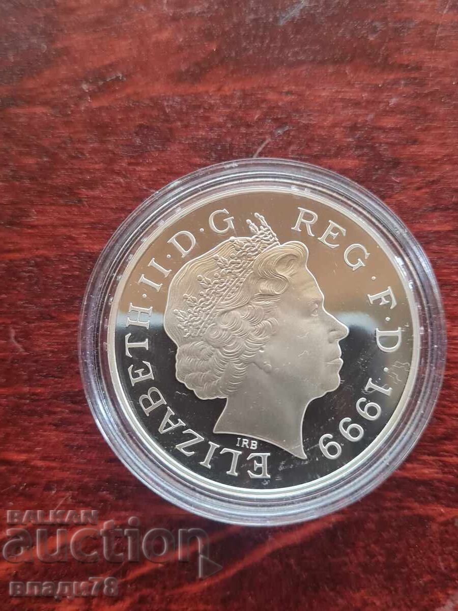 Silver coin 5 pounds 1999