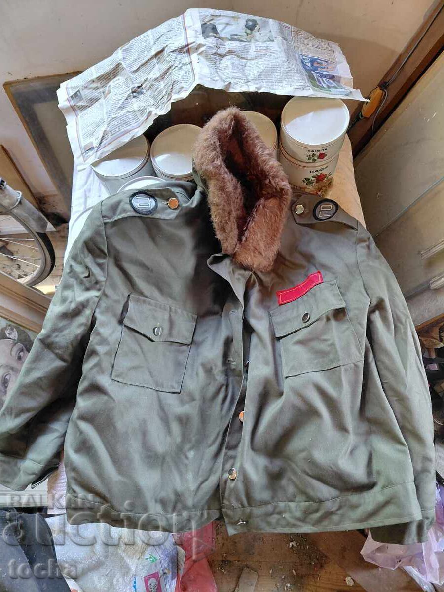 старо военно яке ГО
