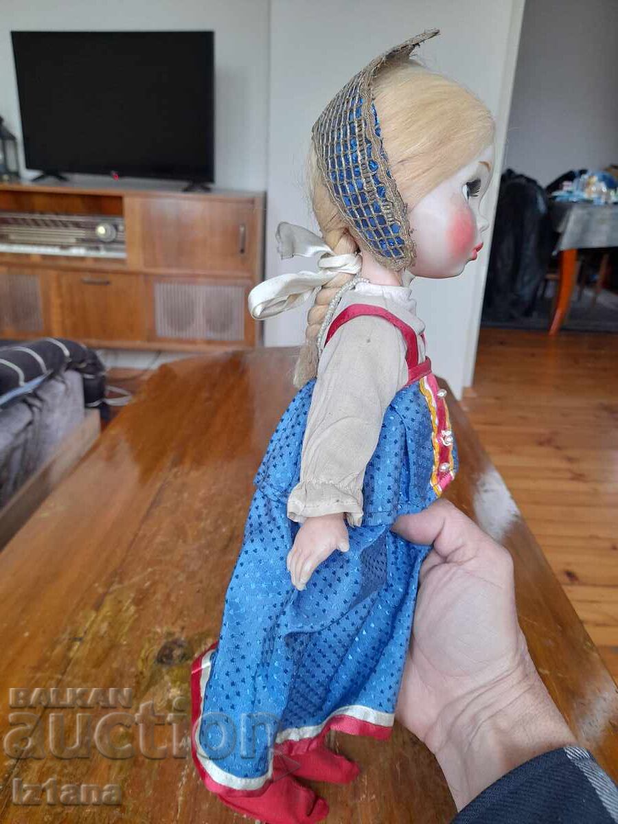 Παλιά κούκλα με τιμή € 52.00 | 101.70 BGN