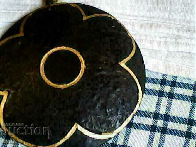 όμορφο αφρικανικό ξύλινο αυτοκίνητο με τιμή € 4.00 | 7.82 BGN