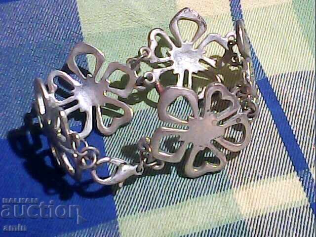 Ασημένιο βραχιόλι βαρύ με τιμή € 5.00 | 9.78 BGN