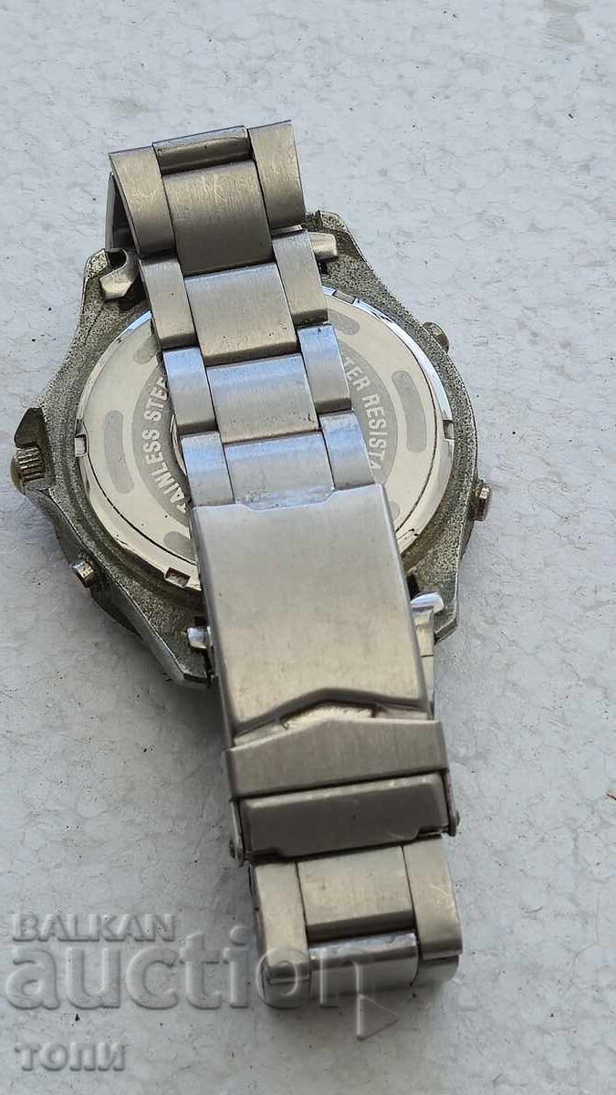 Аукцион PHILIP PERSIO CHRONOGRAPH QUARTZ РЯДЪК НЕ ЗНАМ ДАЛИ РАБОТИ Б