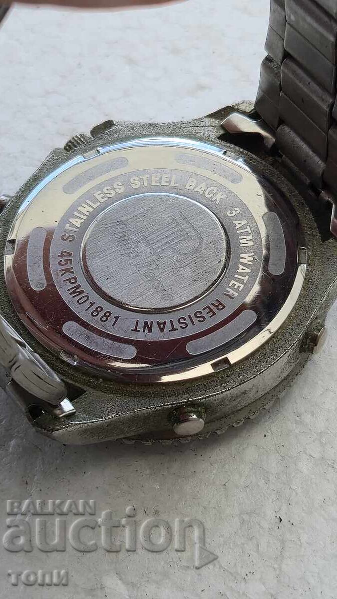 Доставка на PHILIP PERSIO CHRONOGRAPH QUARTZ РЯДЪК НЕ ЗНАМ ДАЛИ РАБОТИ Б