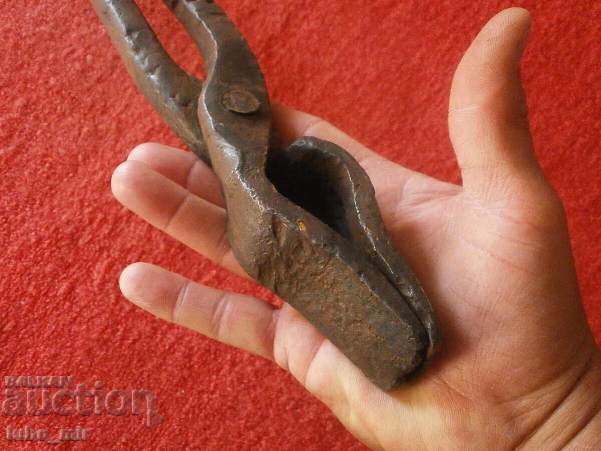 OLD BLACKSMITH'S TOGGLES with price € 10.00 | 19.56 BGN
