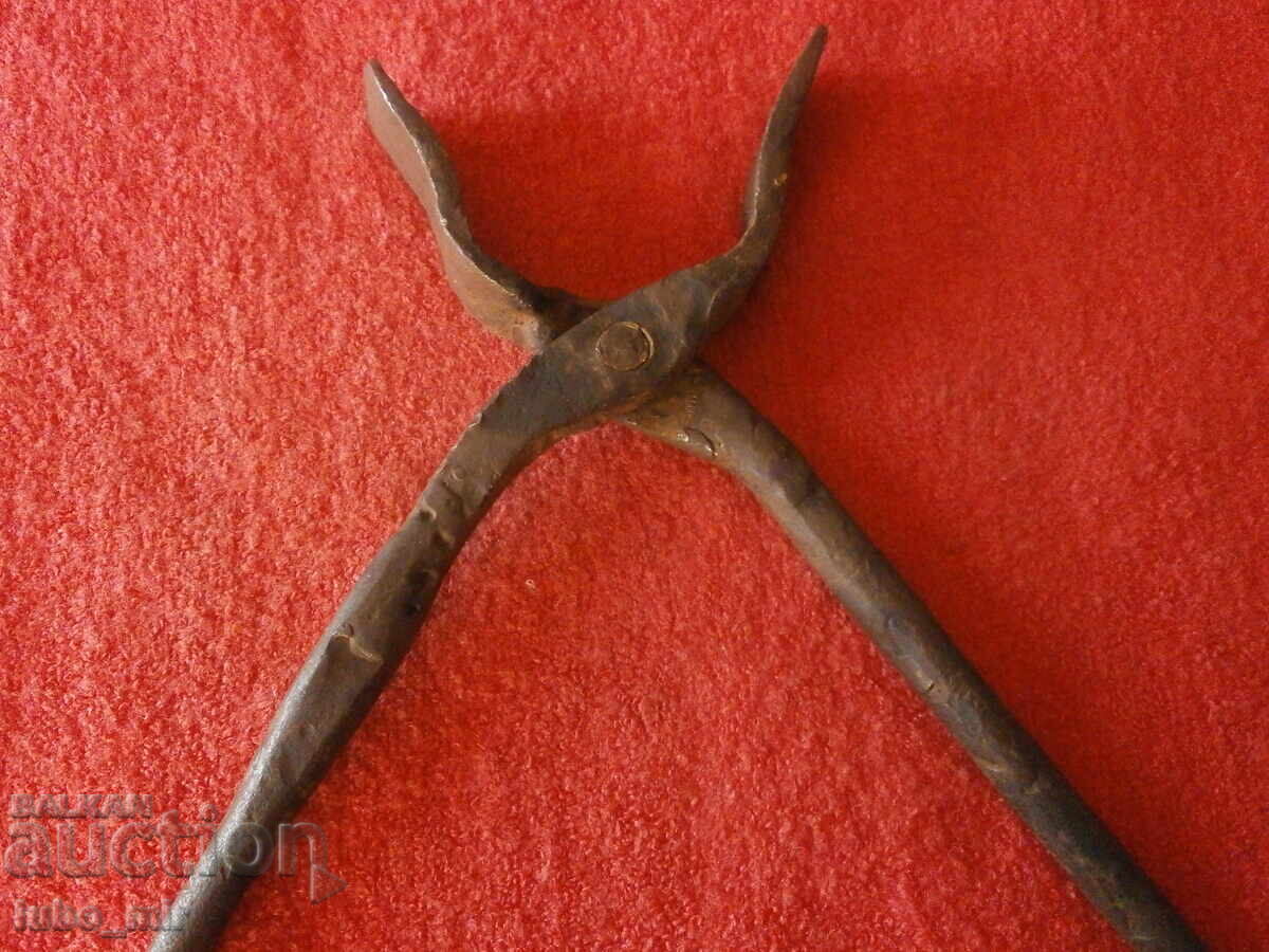OLD BLACKSMITH'S TOGGLES - 6