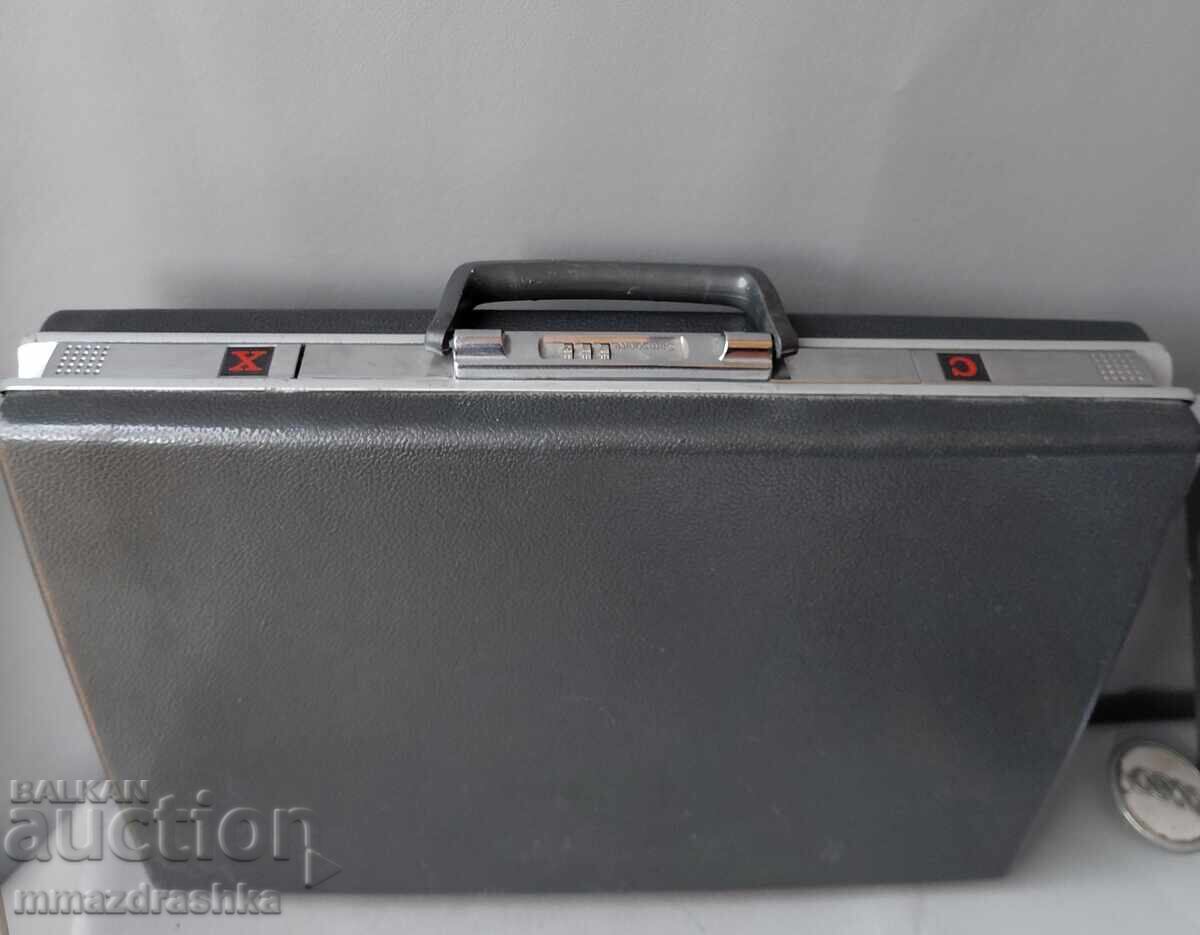 Auction  SAMSONITE Suitcase