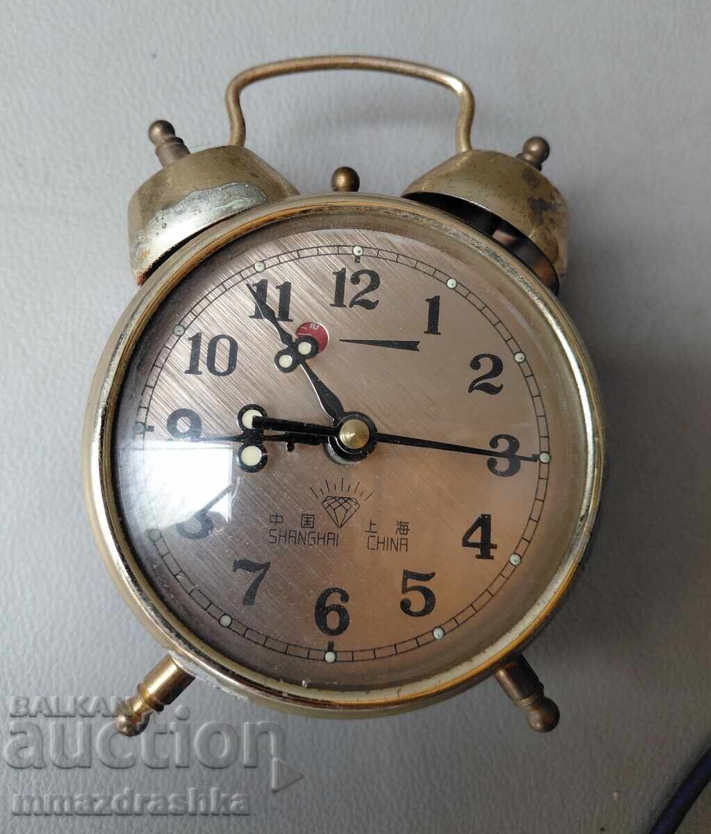 Будилник Шанхай