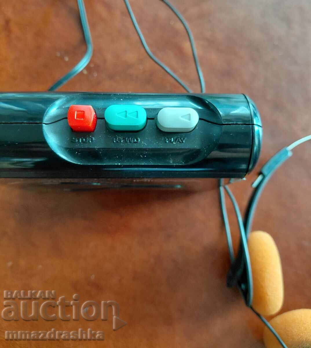 Delivery of Walkman with box and headphones