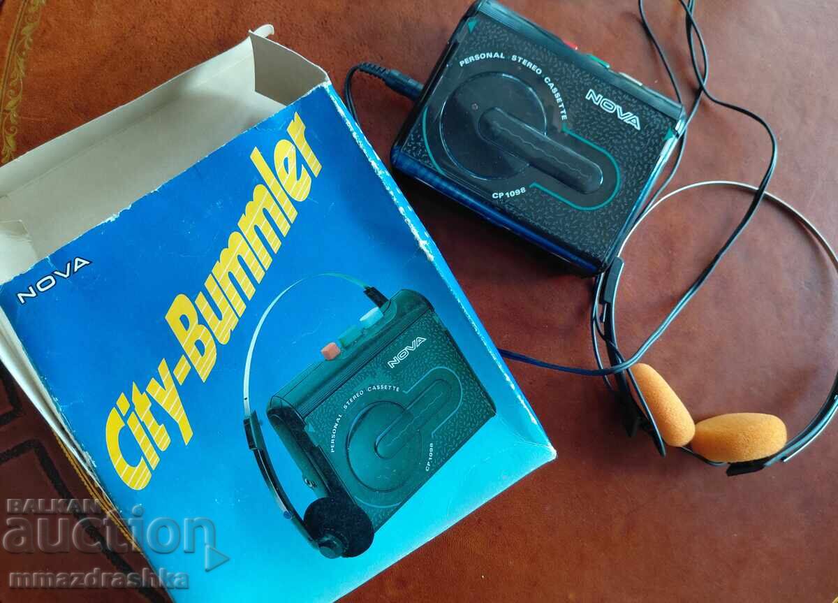 Walkman with box and headphones
