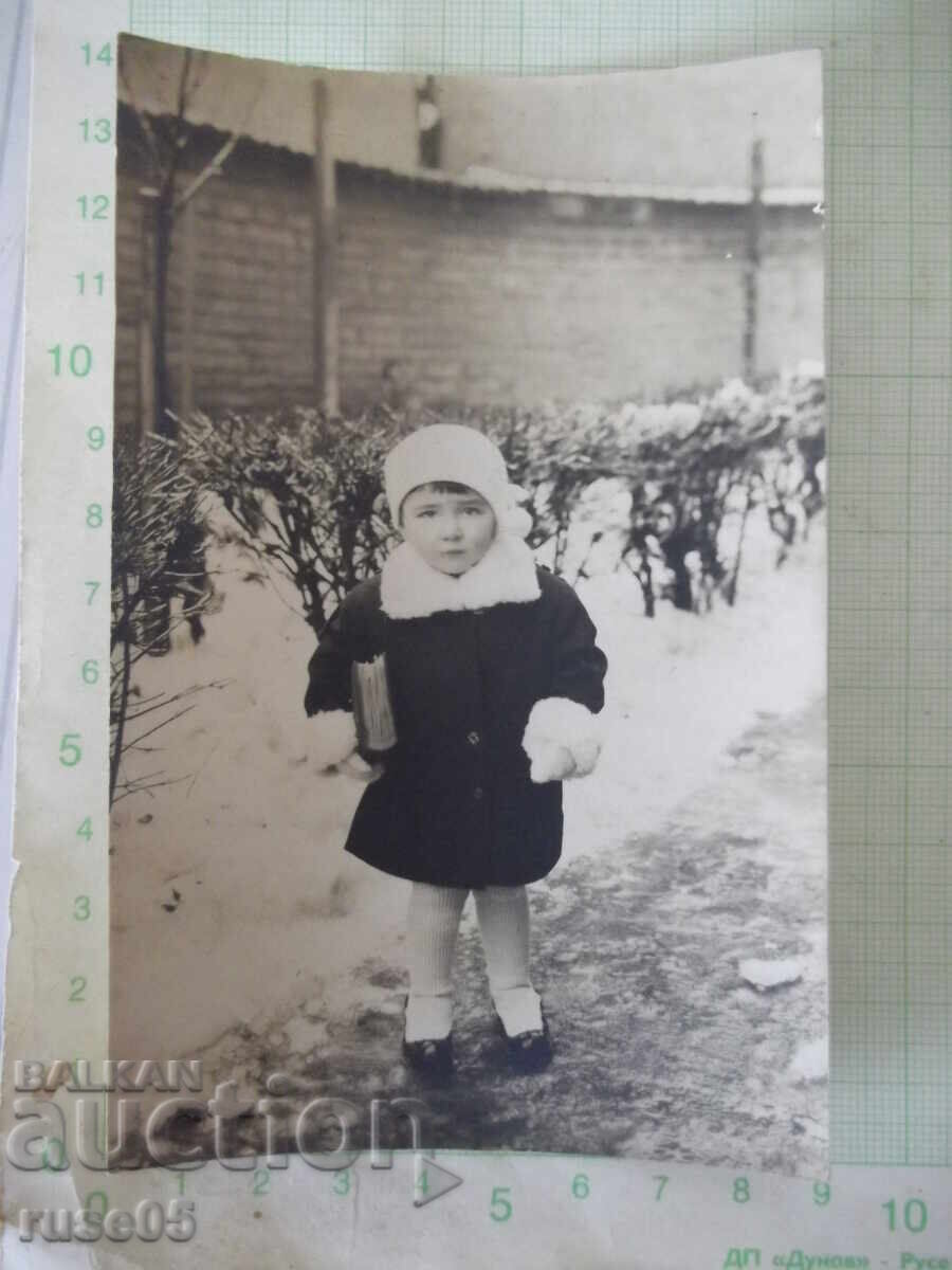 Παλιά φωτογραφία παιδιού τον χειμώνα - 1