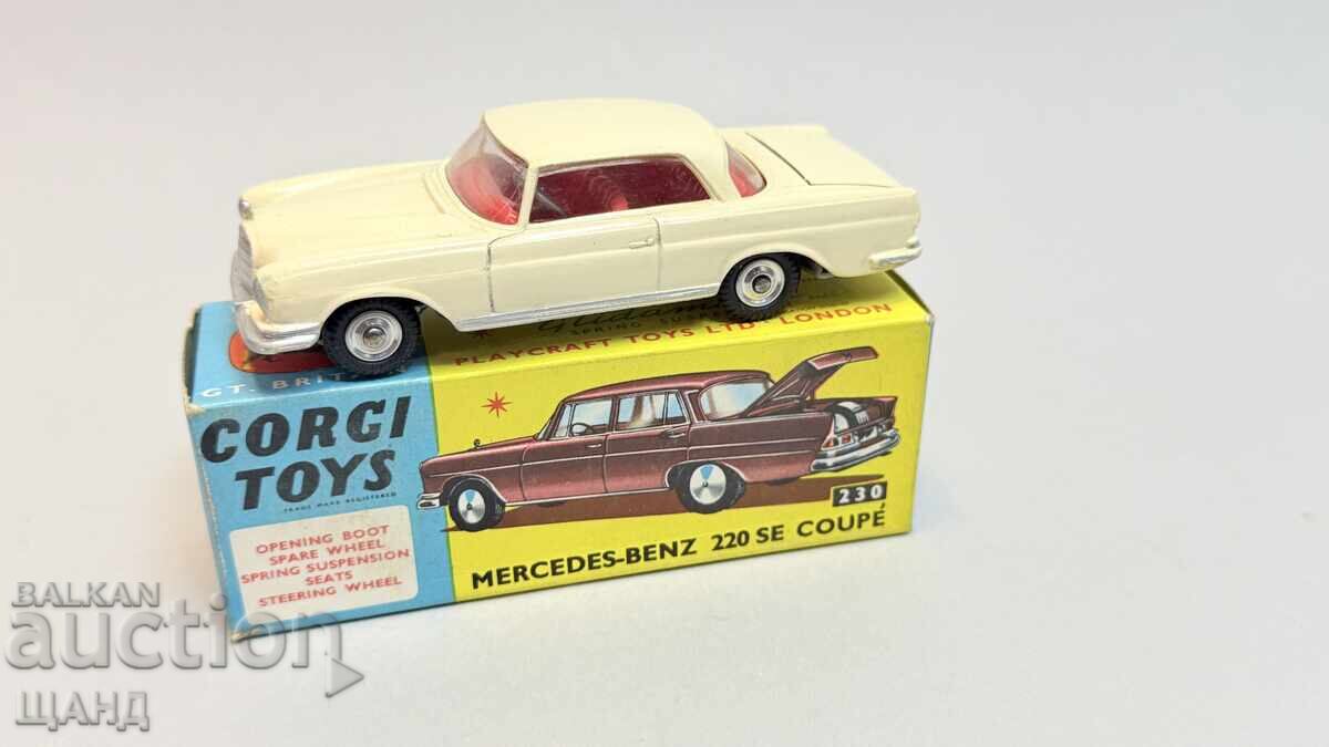 230 Corgi Toys 1/43 Model Car with box Mercedes 220 SE