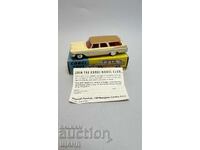 219 Corgi Toys 1/43 Количка Модел с кутия Плимут Събърбан