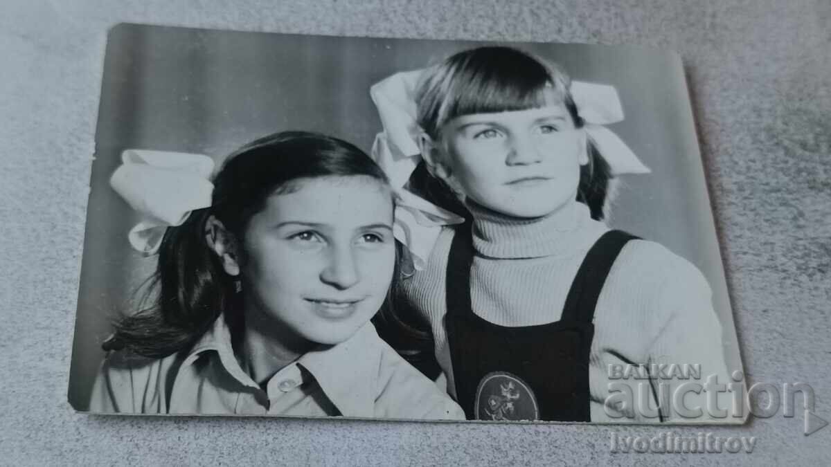 Календарче Две момичета 1977