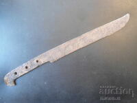 Стар кован нож, острие