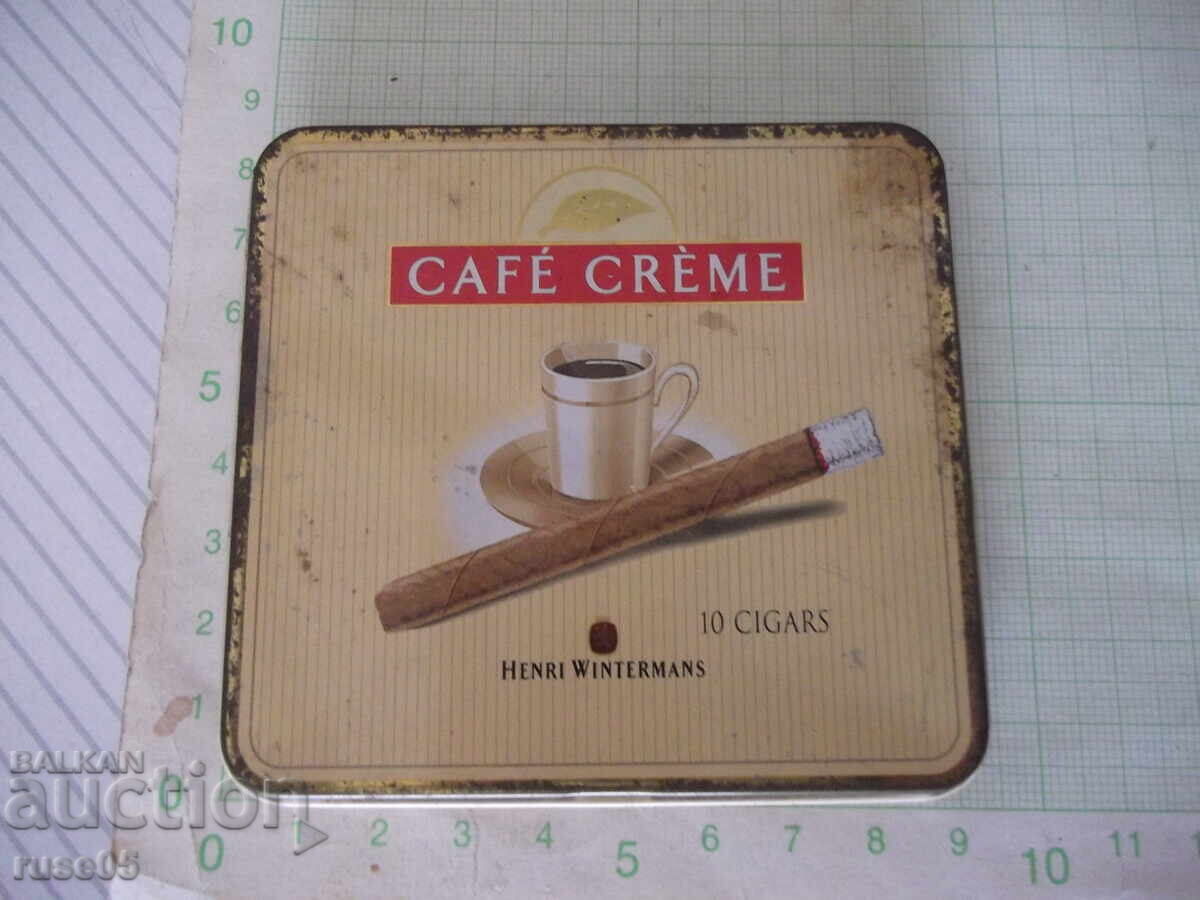 Cutie metalică de trabucuri