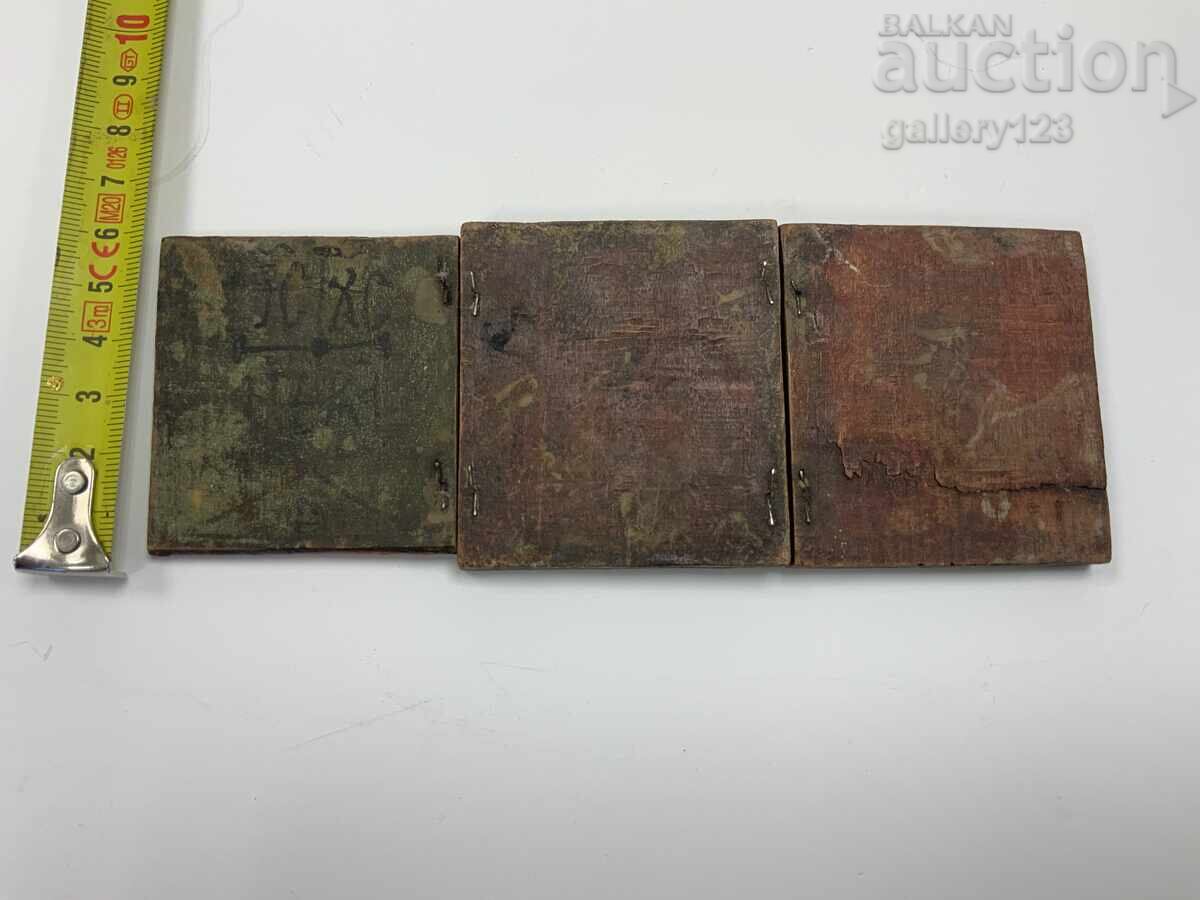 Mică icoană triptic bulgărească din perioada Renașterii, Triavna, secolul al XIX-lea cu preț € 63.00 | 123.22 BGN