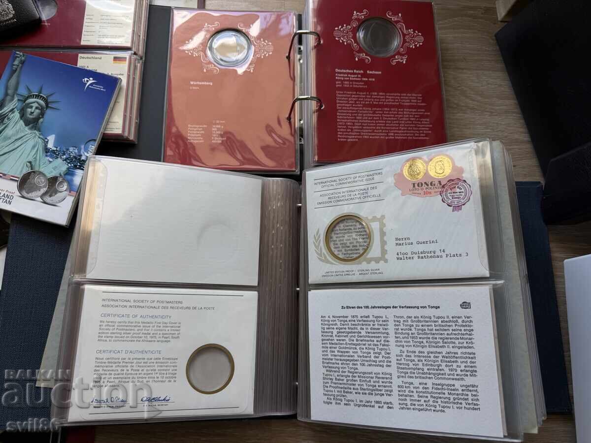 Licitație Lot de clasoare și holdere pentru monede