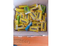 Παρτίδα 40 κλειστές τσίχλες Turbo + 2 αυτοκόλλητα