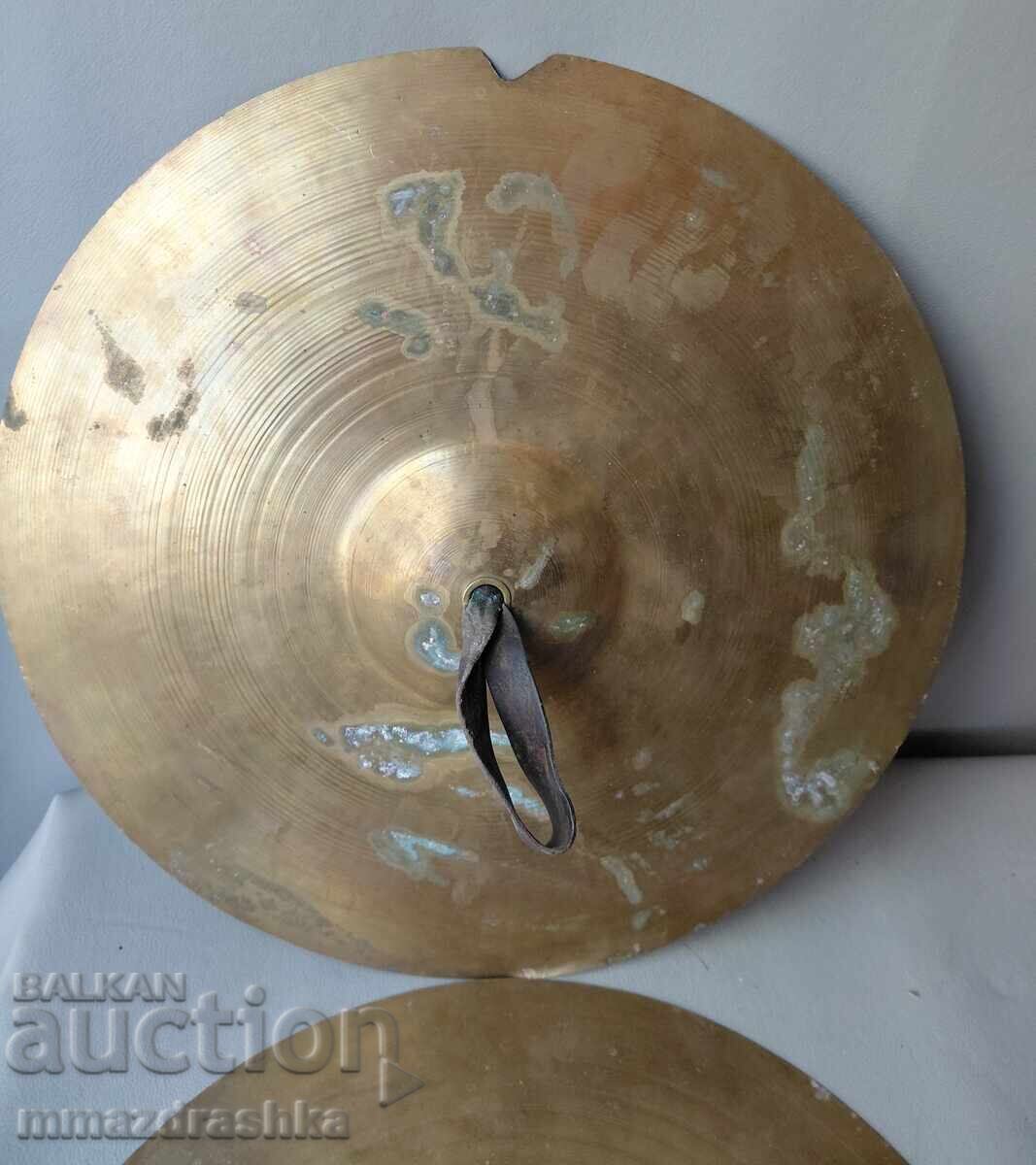 Auction  Drum cymbals