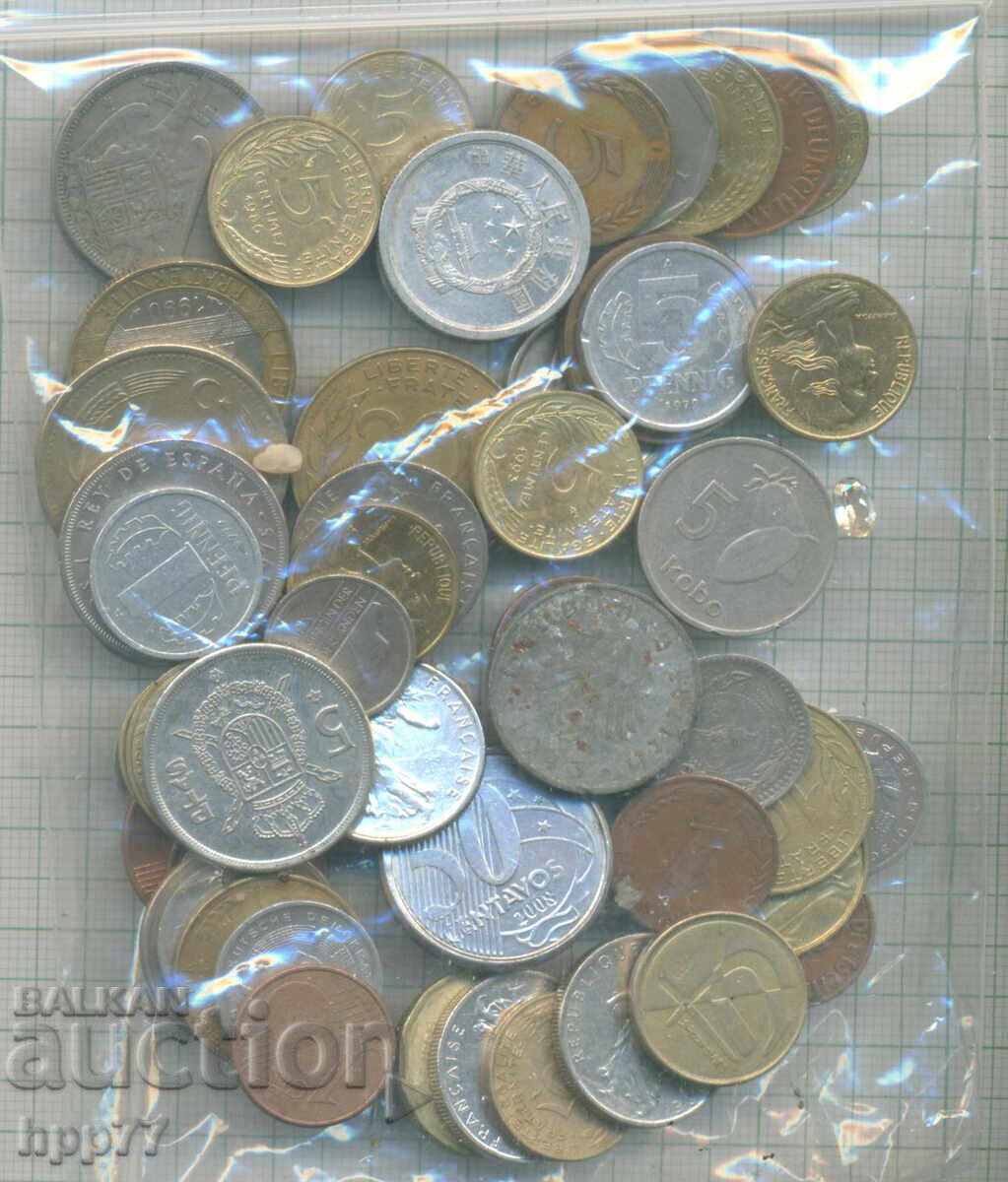 монети    23 с цена € 3.50 | 6.85 лв.