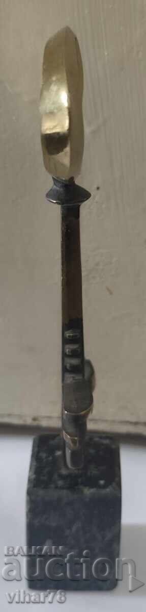 Auction  PLASTIC-KEY LEVSKI