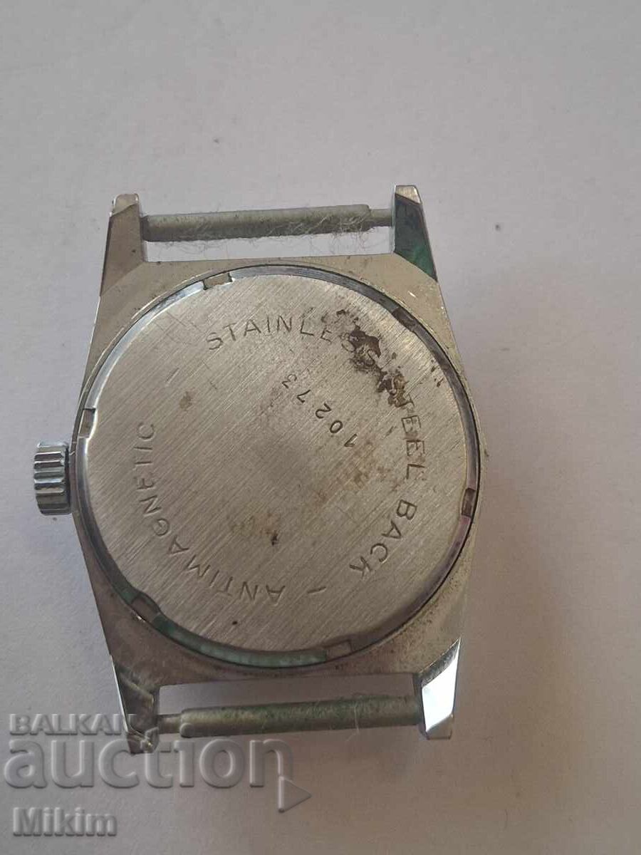 Часовник Lov с цена € 0.01 | 0.02 лв.