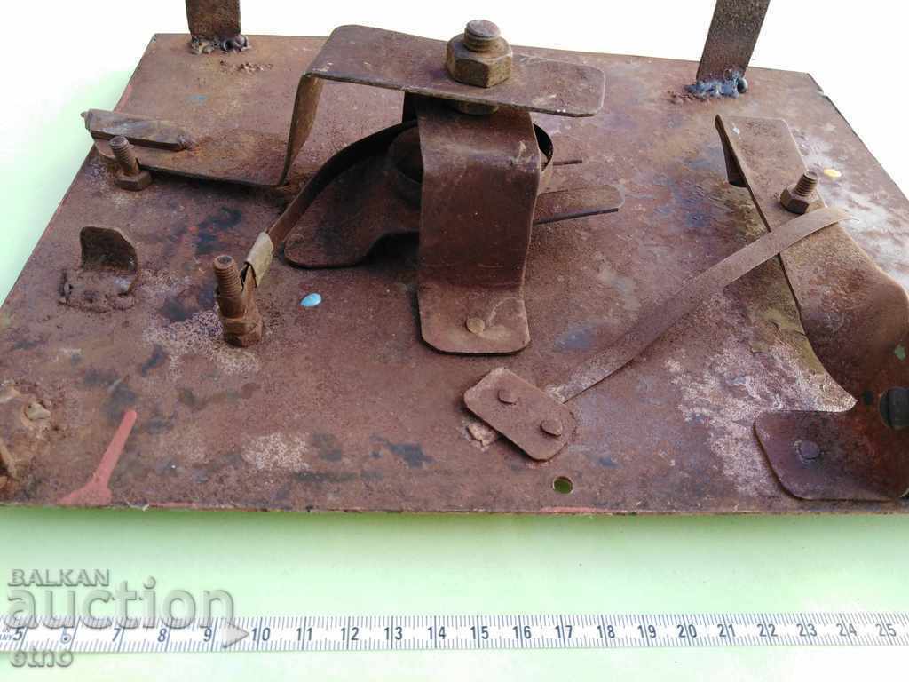 Доставка на РЕТРО МЕХАНИЧНА МИШЕНА ОТ СТРЕЛБИЩЕ ОТ 80-ТЕ ГОДИНИ,играчка