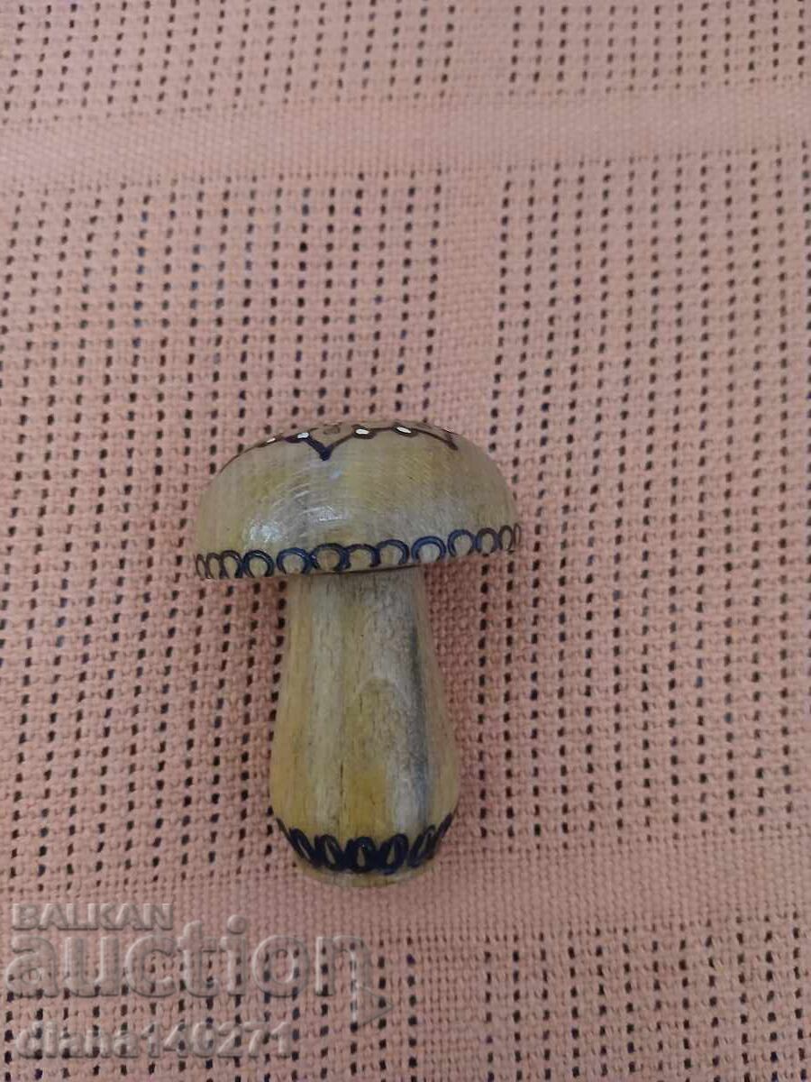 Ciupercă din lemn pirogravată 7 cm