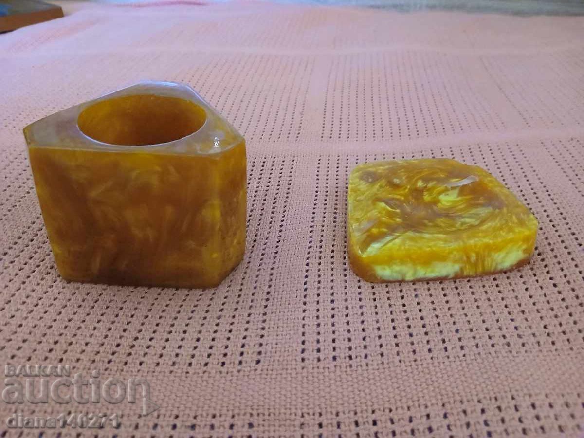 Catalin vase and ashtray set with price € 6.00 | 11.74 BGN