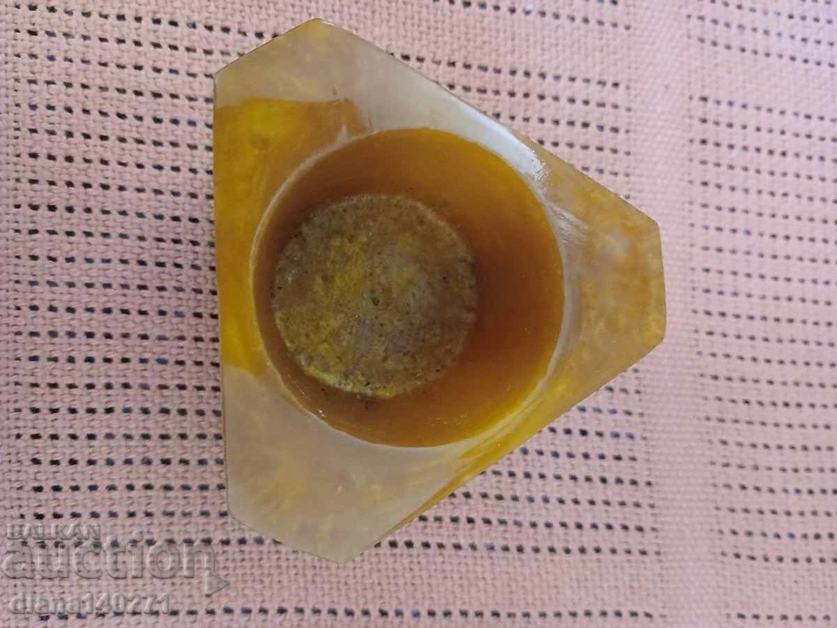 Delivery of Catalin vase and ashtray set