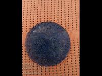 Ενδιαφέρον ανάγλυφο γυαλί και επιγραφές στην πίσω όψη, διάμετρος 6 εκ