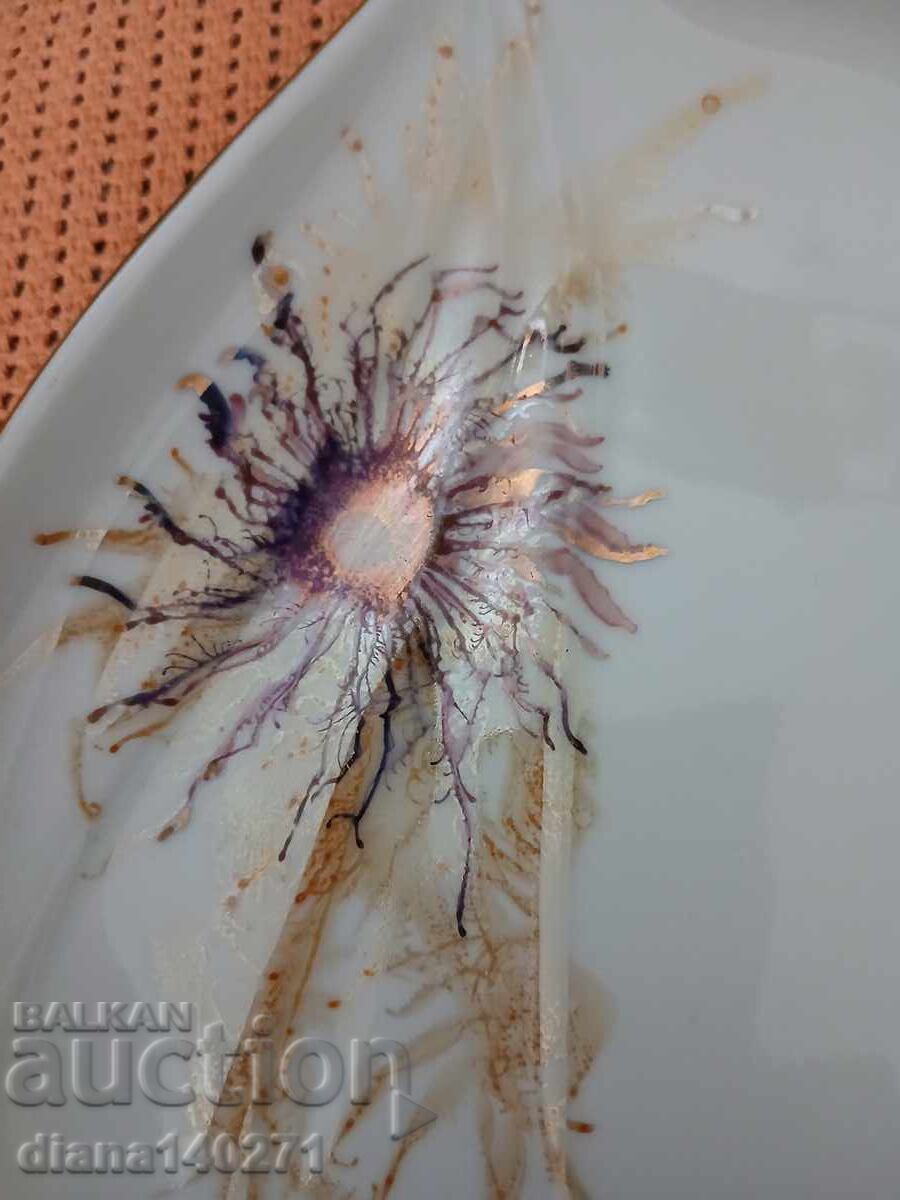 Small porcelain leaf-shaped hand-painted saucer with price € 0.01 | 0.02 BGN