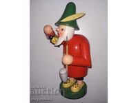 "SMOKER" FIGURINE. WOOD. GERMANY