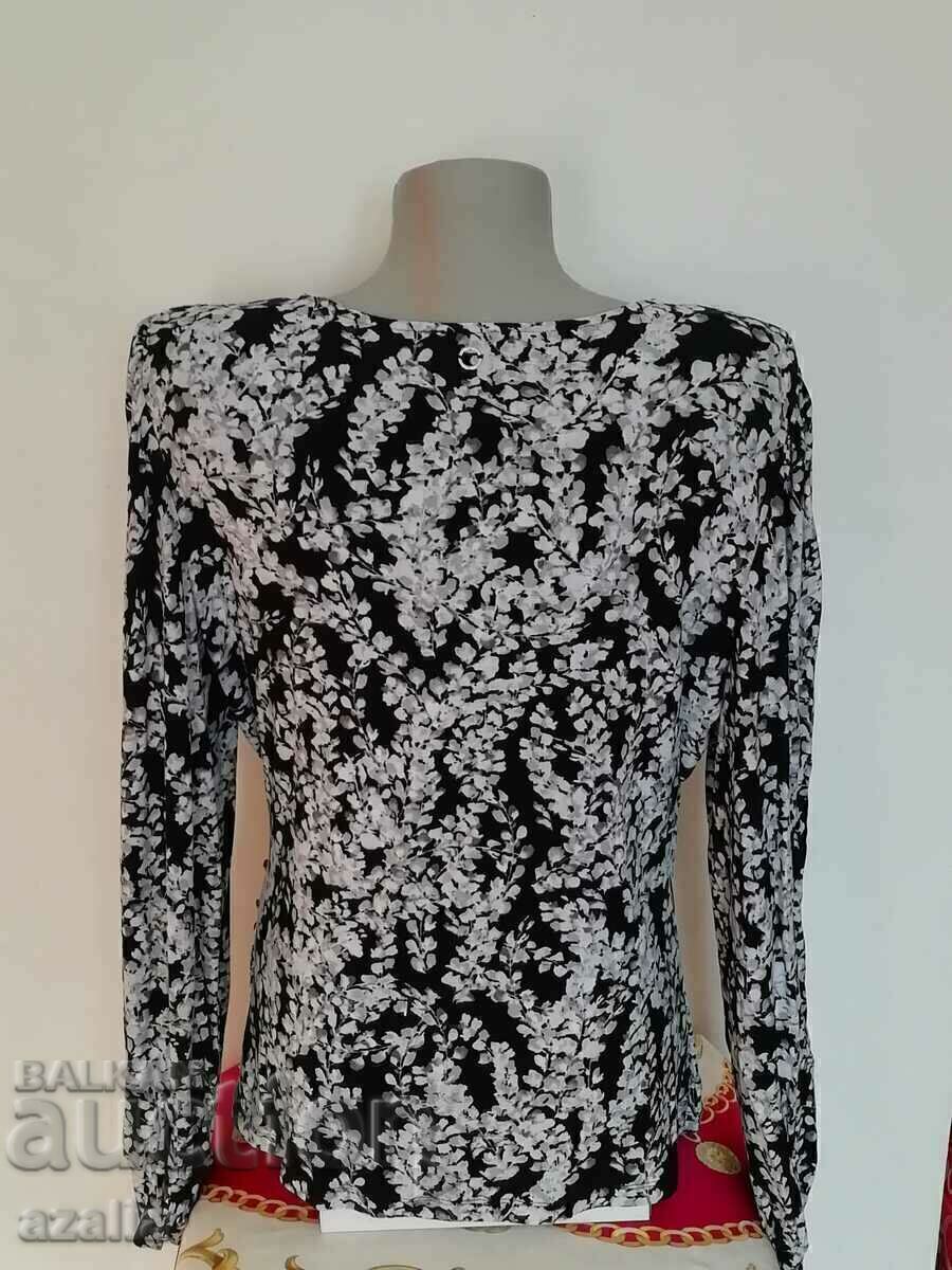 Delivery of Color long sleeve blouse size M
