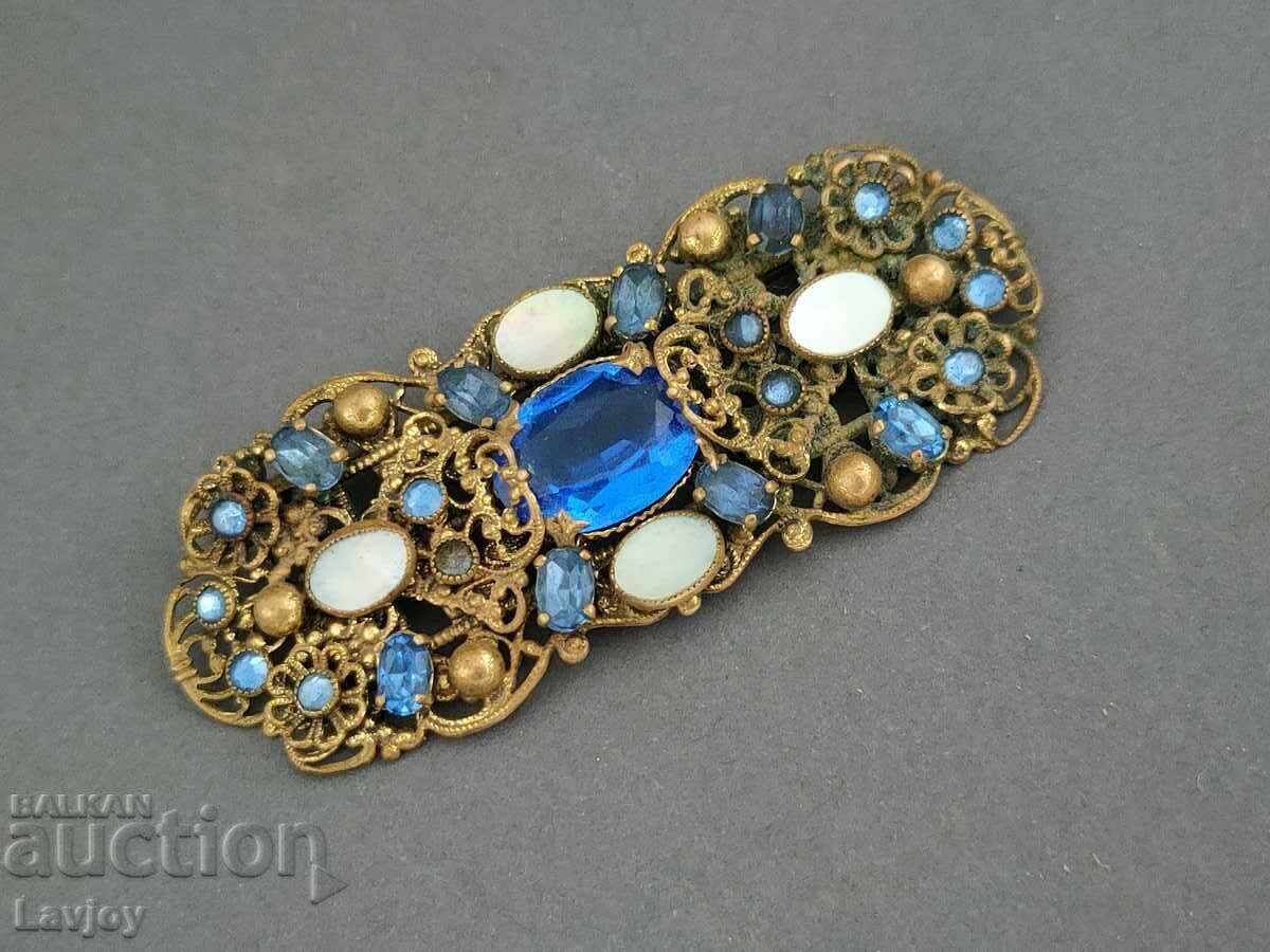 Brose veche placată cu aur, ajurată, cu sidef cu preț € 60.00 | 117.35 BGN Brose veche placată cu aur, ajurată, cu sidef cu preț € 60.00 | 117.35 BGN