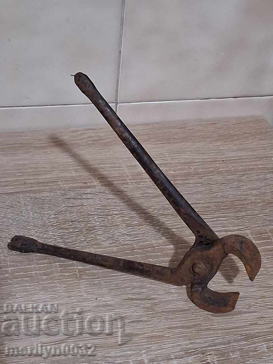 Old tongs, shingles, wrought iron, etc with price € 15.80 | 30.90 BGN