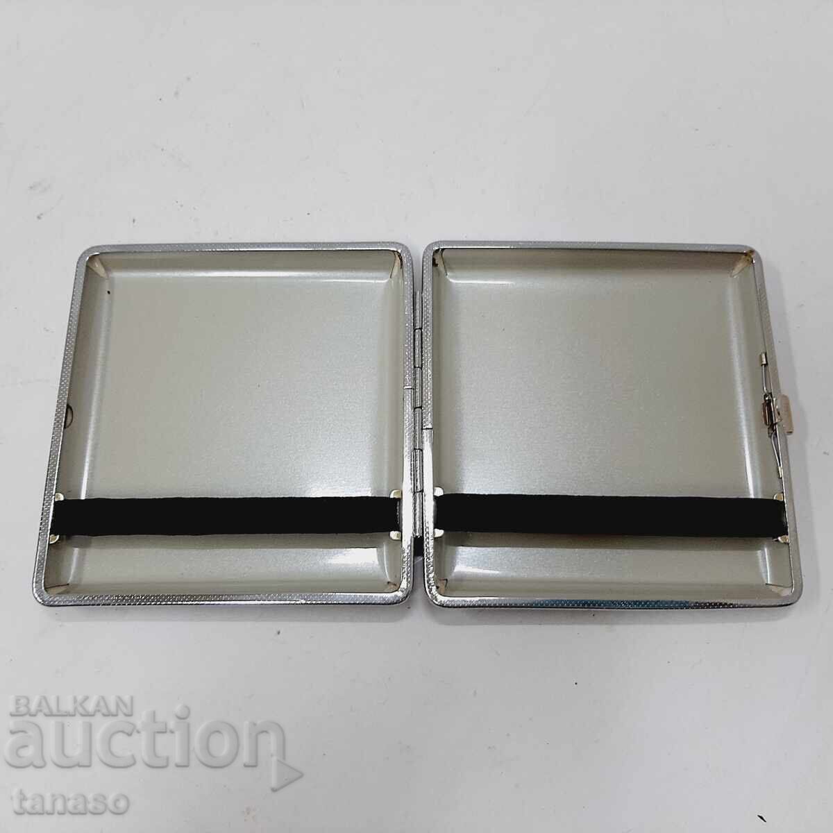 Auction  Cigarette case with Nelson Mandela (10.3)