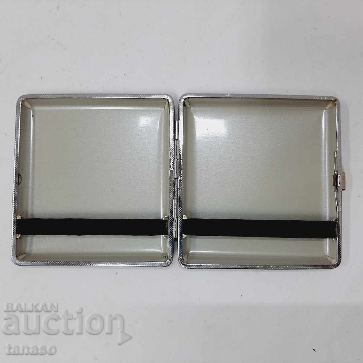 Delivery of Cigarette case with Nelson Mandela (10.3)