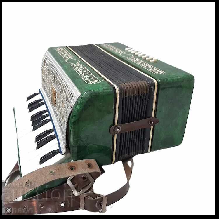 Παράδοση Ρετρό σοβιετικό παιδικό ακορντεόν Malysh (7.3)