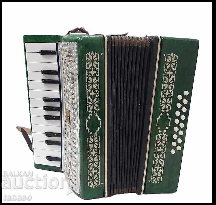 Ρετρό σοβιετικό παιδικό ακορντεόν Malysh (7.3)