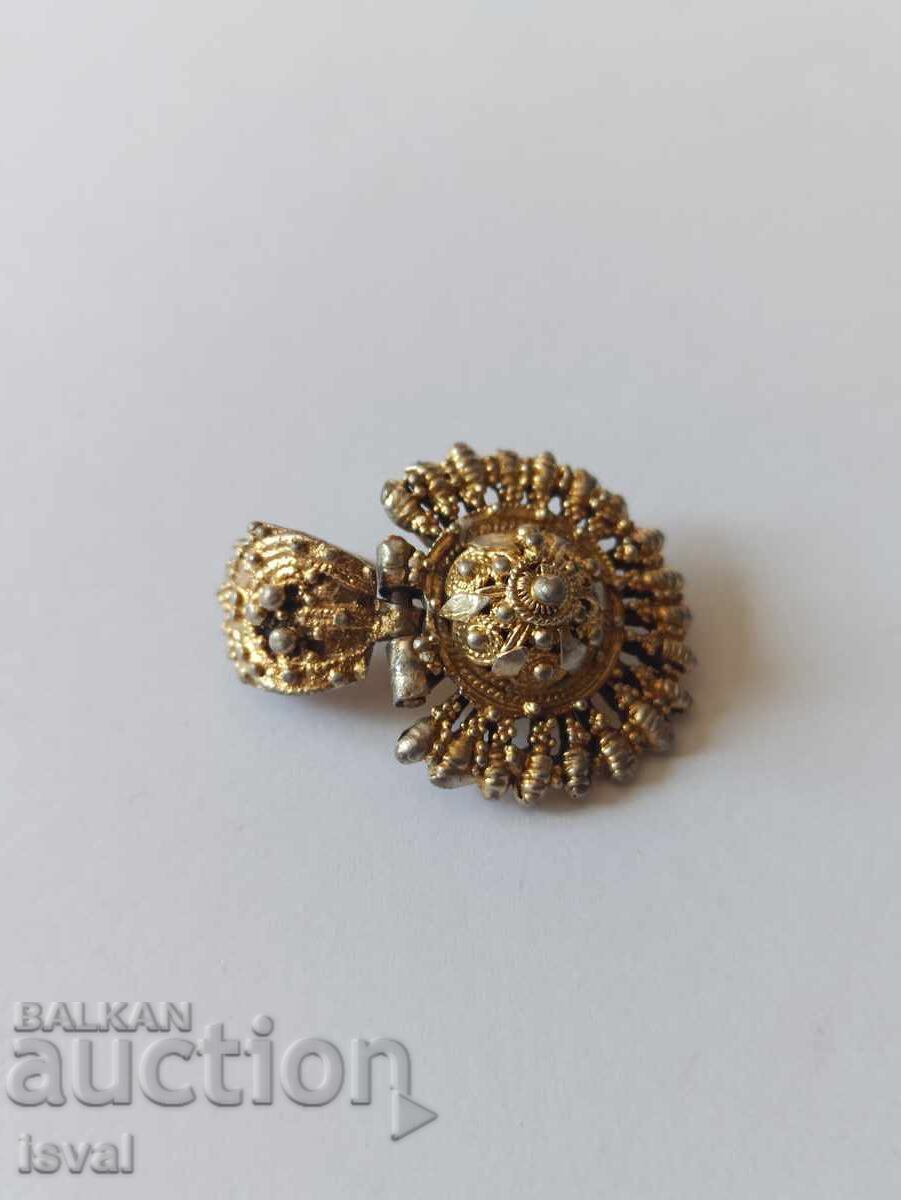 Auction  Revival period silver gilt hand-chiseled earring - Arpalia - 1 pc