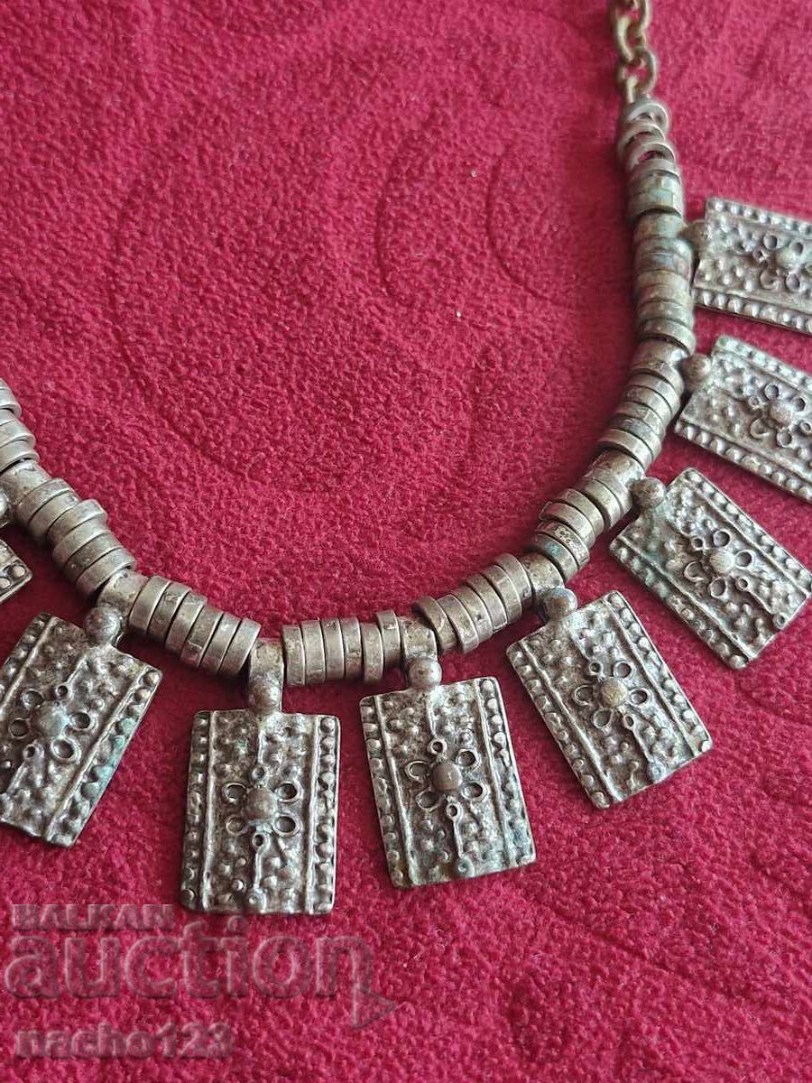 Livrarea Colier vechi placat cu argint bijuterie