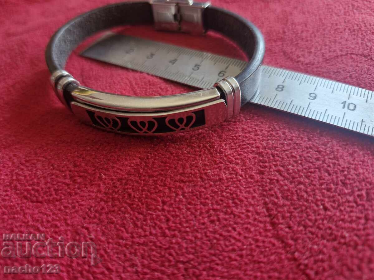 Leather strap bracelet