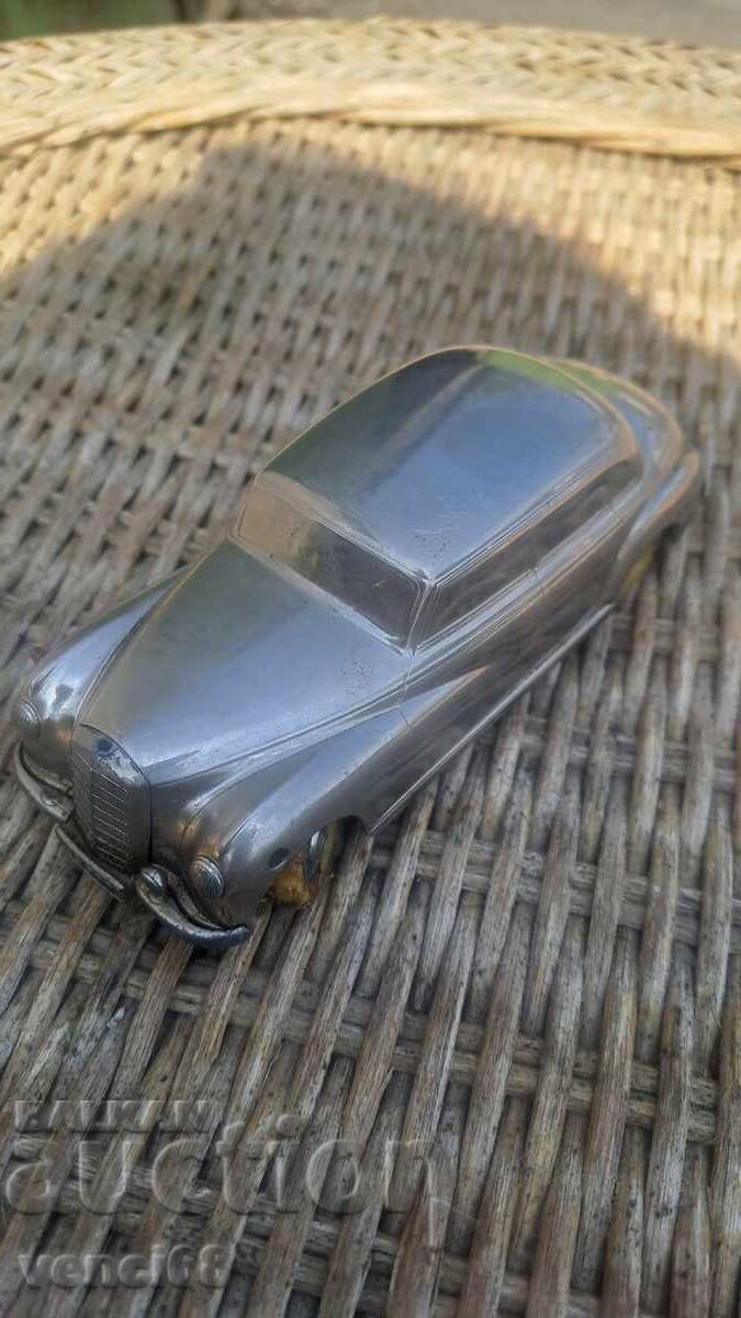 Μεταλλικό αυτοκινητάκι Mercedes με τιμή € 34.00 | 66.50 BGN
