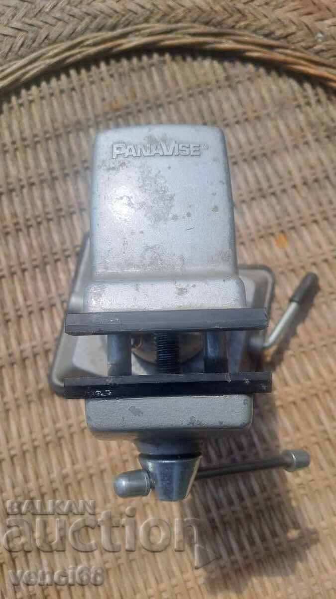 Menghină de ceasornicar-USA cu preț € 8.50 | 16.62 BGN