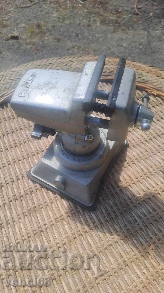 Menghină de ceasornicar-USA