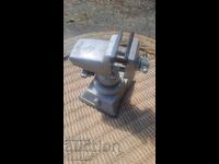 Menghină de ceasornicar-USA